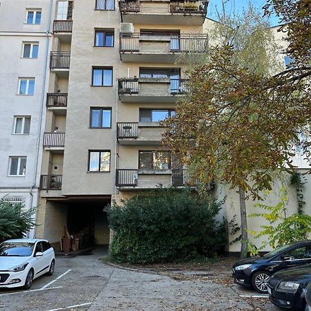 Medena Apartment Old Town With Free Parking Pozsony Kültér fotó