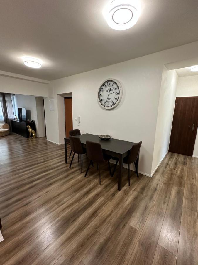 Medena Apartment Old Town With Free Parking Pozsony Kültér fotó