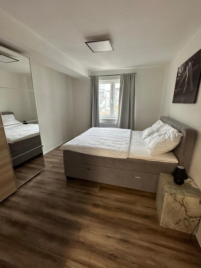 Medena Apartment Old Town With Free Parking Pozsony Kültér fotó
