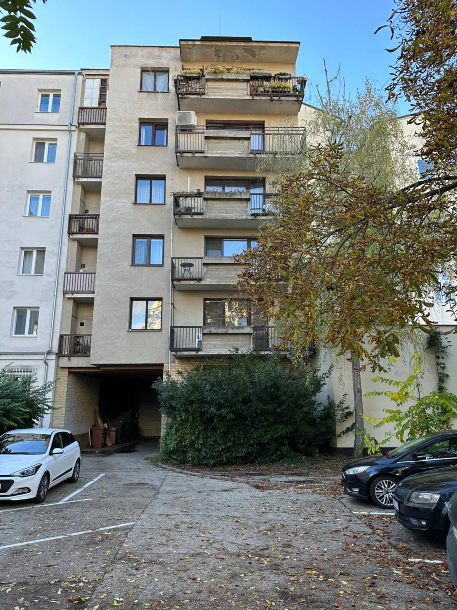 Medena Apartment Old Town With Free Parking Pozsony Kültér fotó